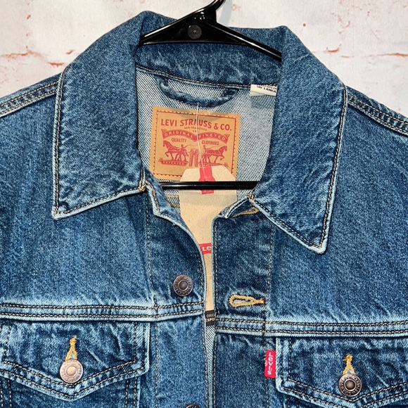 NWT Levi’s denim jean jacket classic blue pockets button front XS women’s - Picture 2 of 11